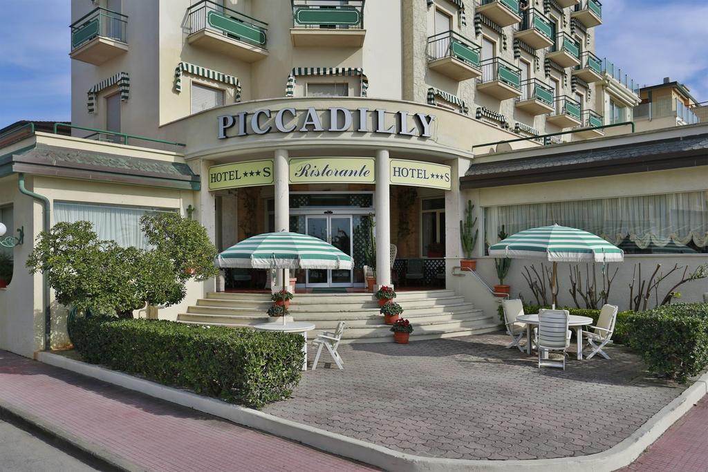 Hotel Piccadilly Лидо-ди-Камайоре Экстерьер фото